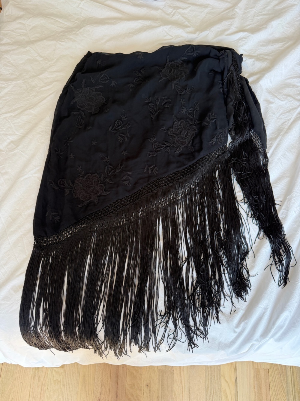 Zara Fringed Embroidered skirt
